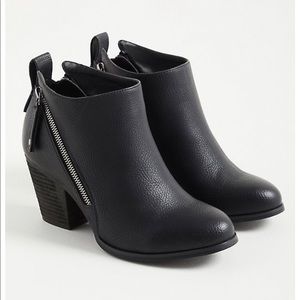 Black Faux Leather Side Zip Heel Bootie